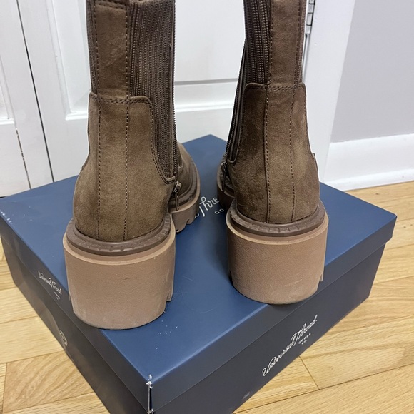 Universal Thread Taupe Chelsea Boots - Picture 4 of 5